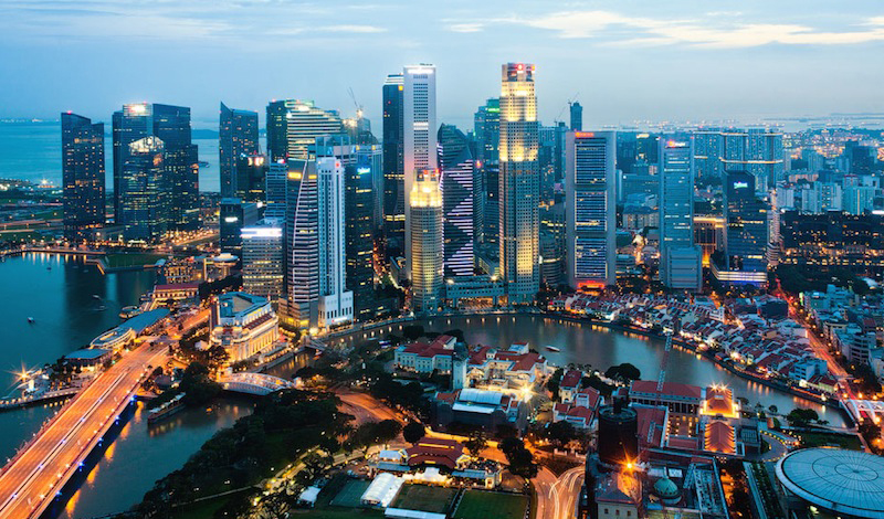 Сингапур
Сингапур — настоящая жемчужина в короне азиатского Дракона. Город-государство тратит огромные деньги на поддержание дорог в отличном состоянии и вот уже который год попадает в шорт-лист лучших хайвеев мира.