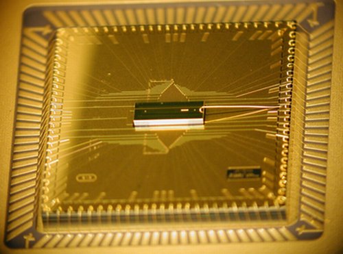 Квантовый чип с ионной ловушкой