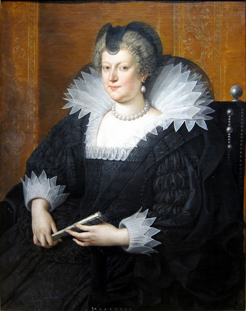 https://upload.wikimedia.org/wikipedia/commons/2/23/Chicago_art_inst_pourbus_marie_de_medici.JPG