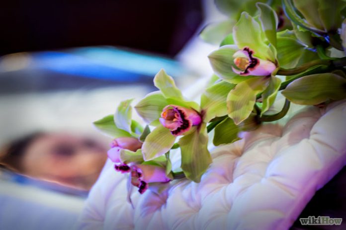 728px-Buy-Flowers-for-a-Funeral-Step-1Bullet1