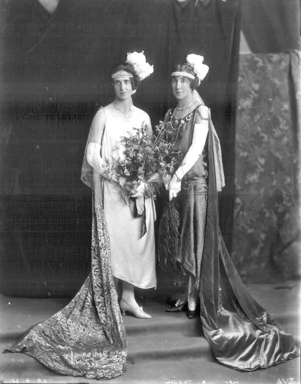 Презентационное придворное платье 1920-х гг.