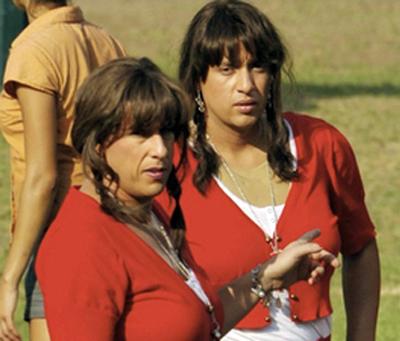 Адам Сэндлер (Adam Sandler) и его дублер в фильме «Такие разные близнецы» (2011). Адам Сэндлер (Adam Sandler) и его дублер в фильме «Такие разные близнецы» (2011).