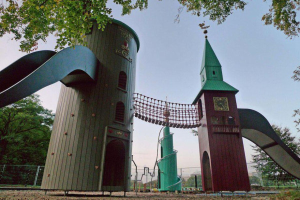 monstrum-was-originally-founded-by-two-set-design-builders-which-explains-the-theatrical-element-of-their-playgrounds-their-tower-playground-is-modeled-after-some-of-the-most-popular-tow
