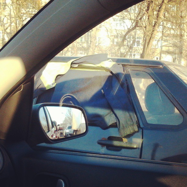 15. Куртка вместо стекла 15. Куртка вместо стекла люди, приколы, россия, юмор