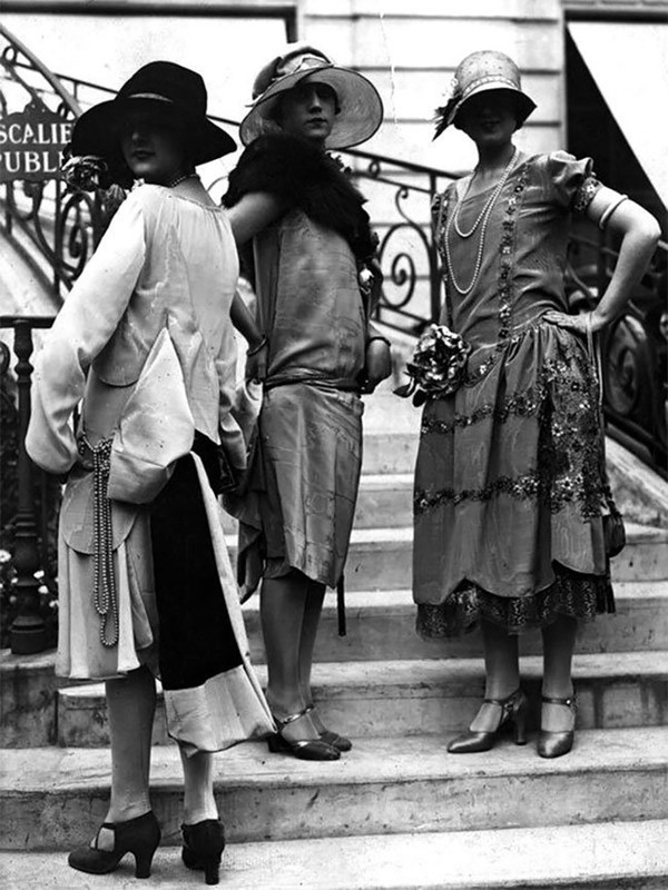 Женская мода 1920-х: винтажные фотографии, раскрывающие неповторимый уличный стиль прошлого Женская мода 1920-х: винтажные фотографии, раскрывающие неповторимый уличный стиль прошлого