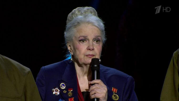 Безмерно талантливая и одинокая: 89-летняя Элина Быстрицкая рассказала о своей жизни Безмерно талантливая и одинокая: 89-летняя Элина Быстрицкая рассказала о своей жизни