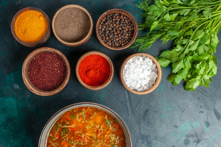 Специалисты перечислили 7 самых полезных приправ в период простуд