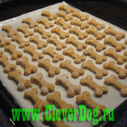 Печенье для собак на противене
