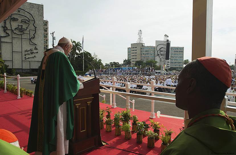 Во время мессы папа впервые обратился к кубинским католикам по-испански, то есть на своем родном языке