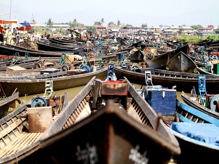 4. Плавучий рынок на озере Инле, Мьянма еда, плавучие рынки, факты