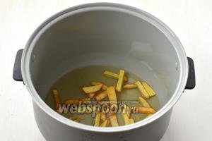 Картофель фри в мультиварке
