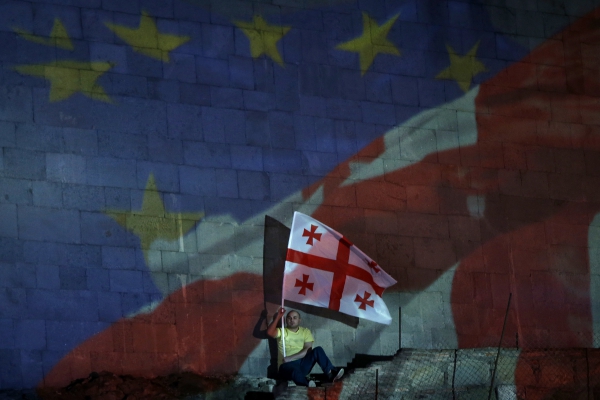 Грузины стали сомневаться в выборе между ЕС и ЕАЭС