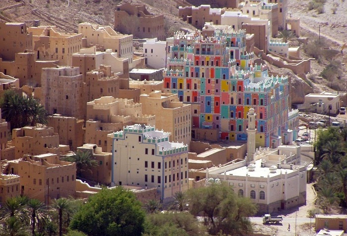 Al-Khurayba - город, построенный из кирпича-сырца.