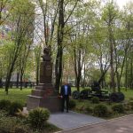 Сотрудники управы Хорошево-Мневников возложили цветы к 13 мемориалам воинской славы