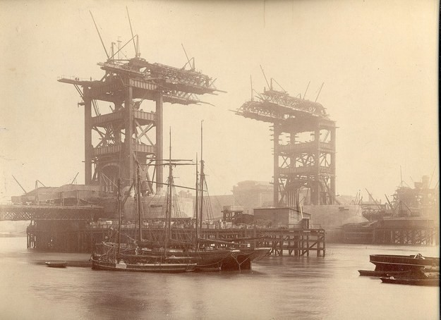 4. Тауэрский мост, Великобритания, 1892 год 4. Тауэрский мост, Великобритания, 1892 год достопримечательности, здания, старые фото, строительство