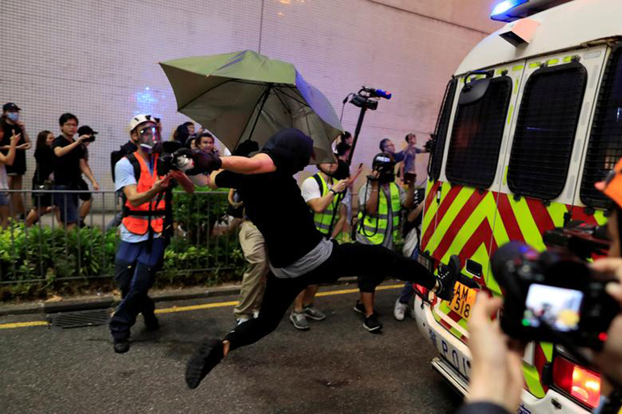 HK-Protester-Kicks HK-Protester-Kicks