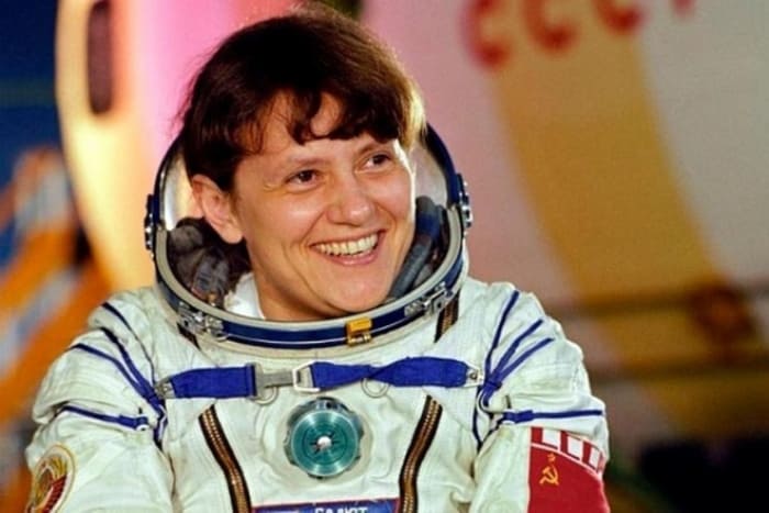 Первая женщина-космонавт, которая вышла в открытый космос | Фото: 24smi.org Первая женщина-космонавт, которая вышла в открытый космос | Фото: 24smi.org