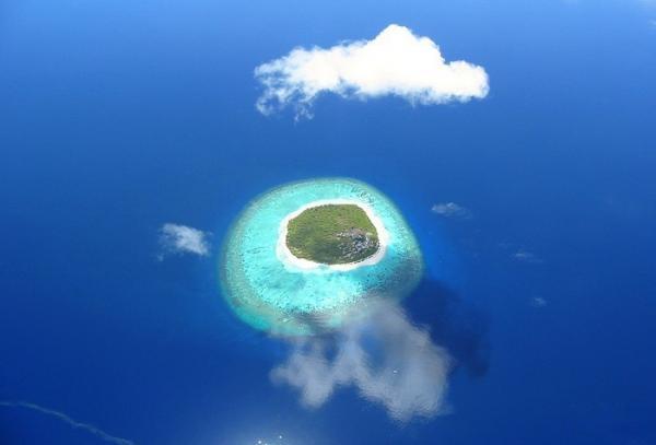 Экзотические острова с крыла самолета