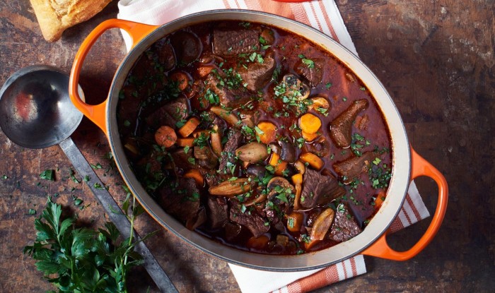 Полезная еда для всей семьи. \ Фото: lecreuset.ch. 5 мясных рецептов ресторанного уровня, которые приготовить очень просто