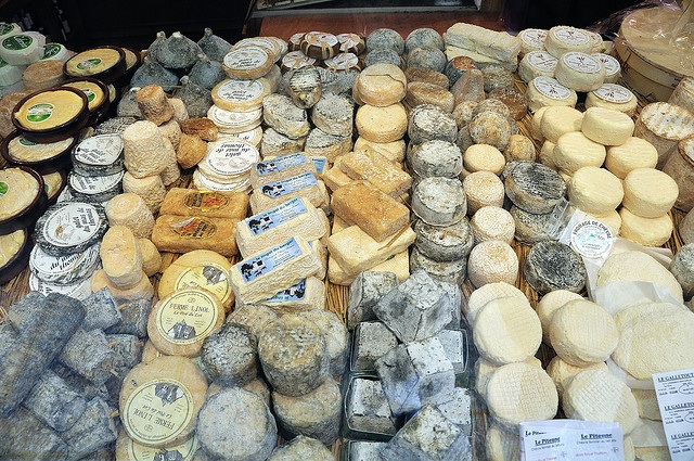Рокфор(-Roquefort) - аристократ голубых кровей Рокфор(-Roquefort) - аристократ голубых кровей (39 фото)
