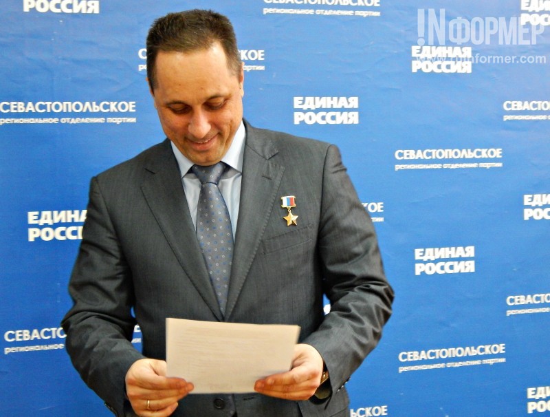 Севастопольский космонавт сдал документы и на старте в Госдуму РФ (фото, видео)
