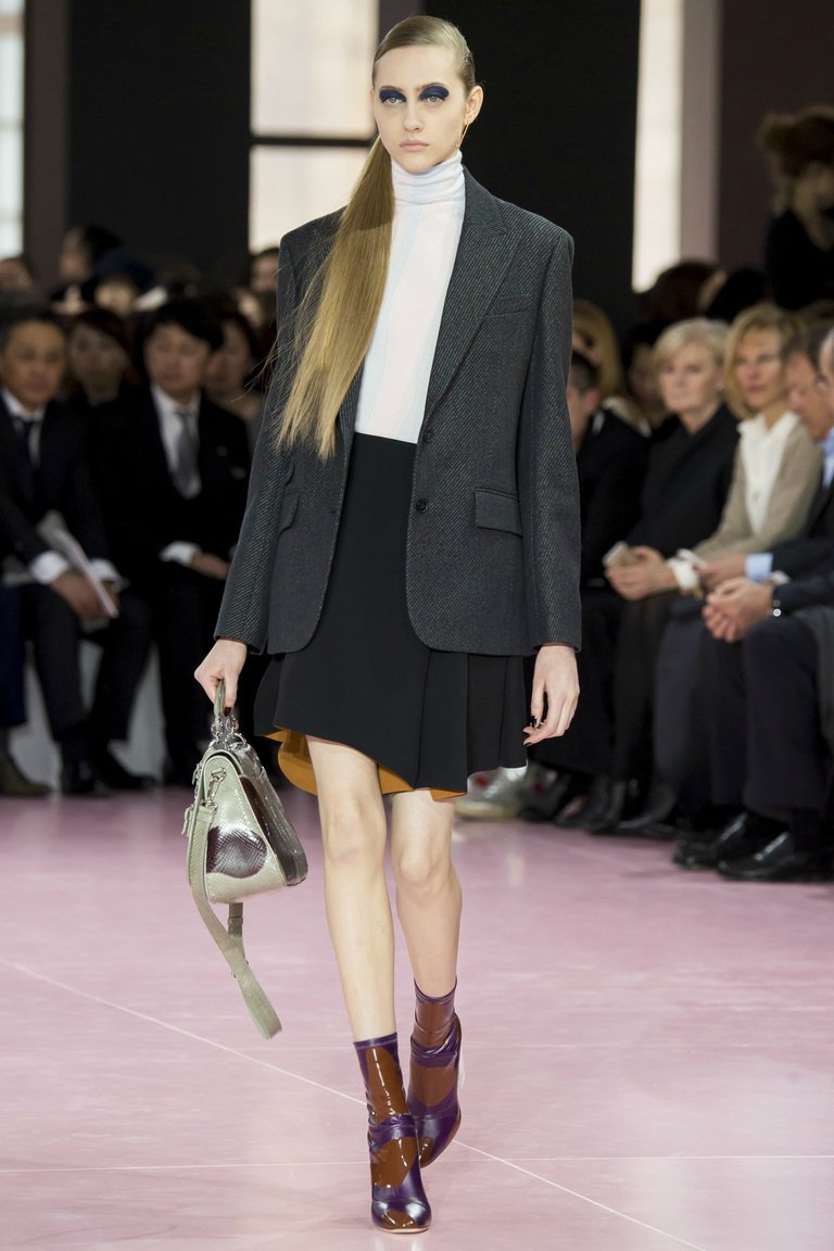 CHRISTIAN DIOR ОСЕНЬ-ЗИМА 2015/2016 CHRISTIAN DIOR ОСЕНЬ-ЗИМА 2015/2016