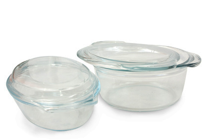 a set of two glass saucepans Уход за микроволновкой