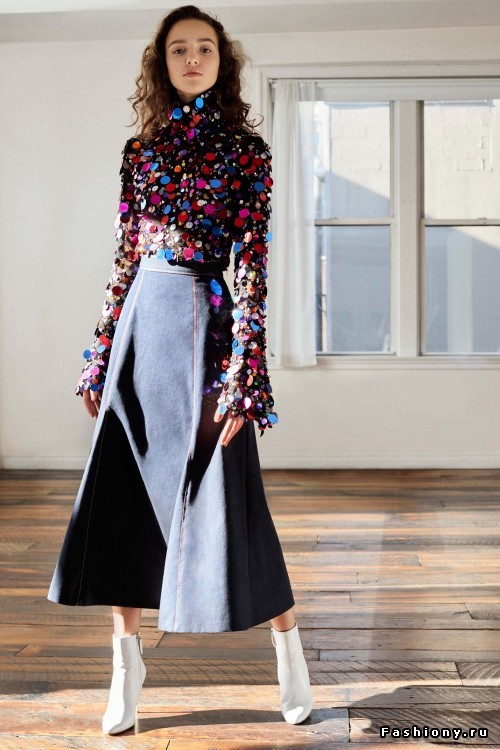 Элегантность и женственность в коллекции Carolina Herrera pre-fall 2018 Элегантность и женственность в коллекции Carolina Herrera pre-fall 2018