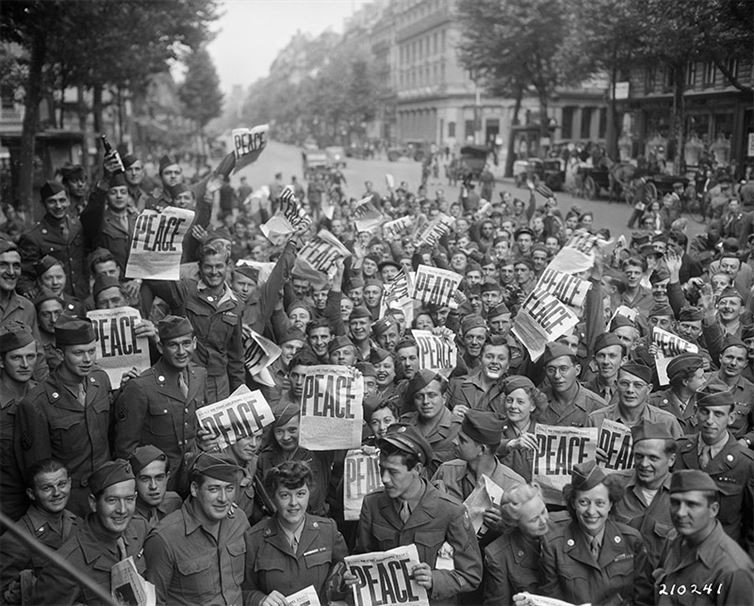 11. Солдатские празднества в честь окончания Второй мировой войны. 11. Солдатские празднества в честь окончания Второй мировой войны. история, неизвестные фото, фото