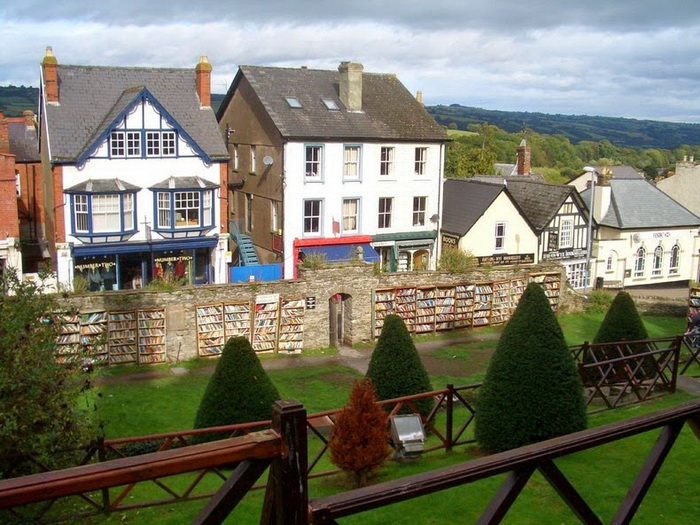 http://www.kulturologia.ru/files/u12645/hay-on-wye-5.jpg
