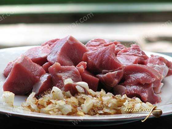 Фаршированные кабачки с говядиной.