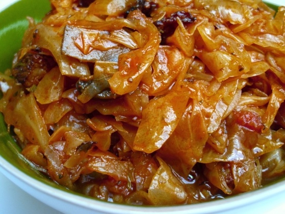 Рецепт тушеной капусты с мясом в духовке пошагово Рецепт тушеной капусты с мясом в духовке пошагово