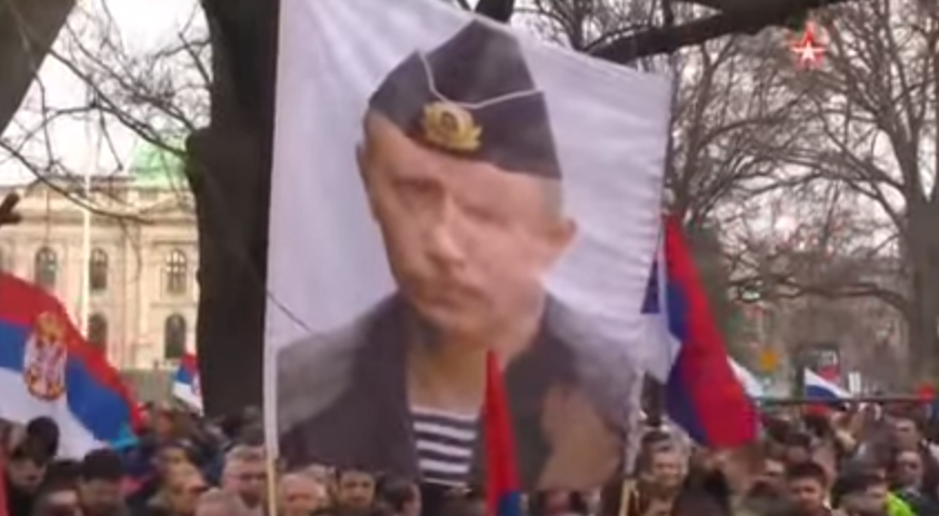 Тысячи сербов вышли на протесты против НАТО (видео)