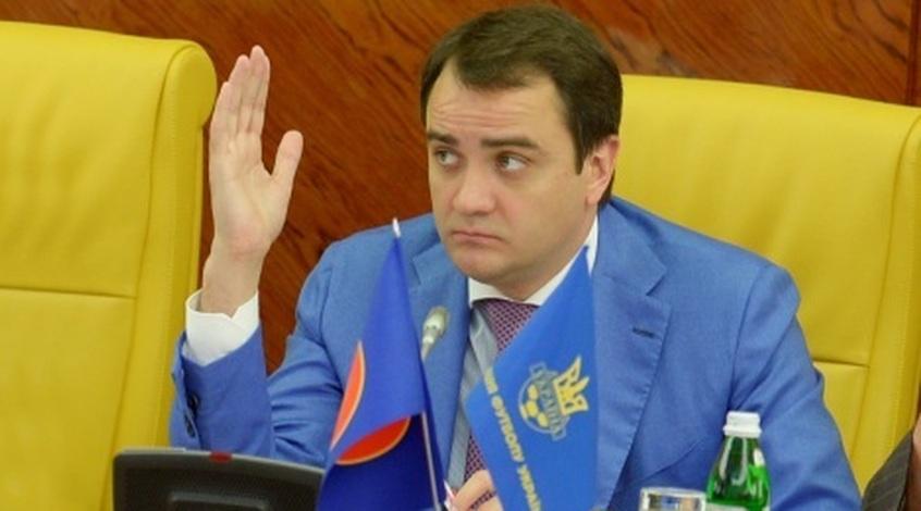 Президент ФФУ примазался к чужой победе и поддержал ошибку Виды Президент ФФУ примазался к чужой победе и поддержал ошибку Виды