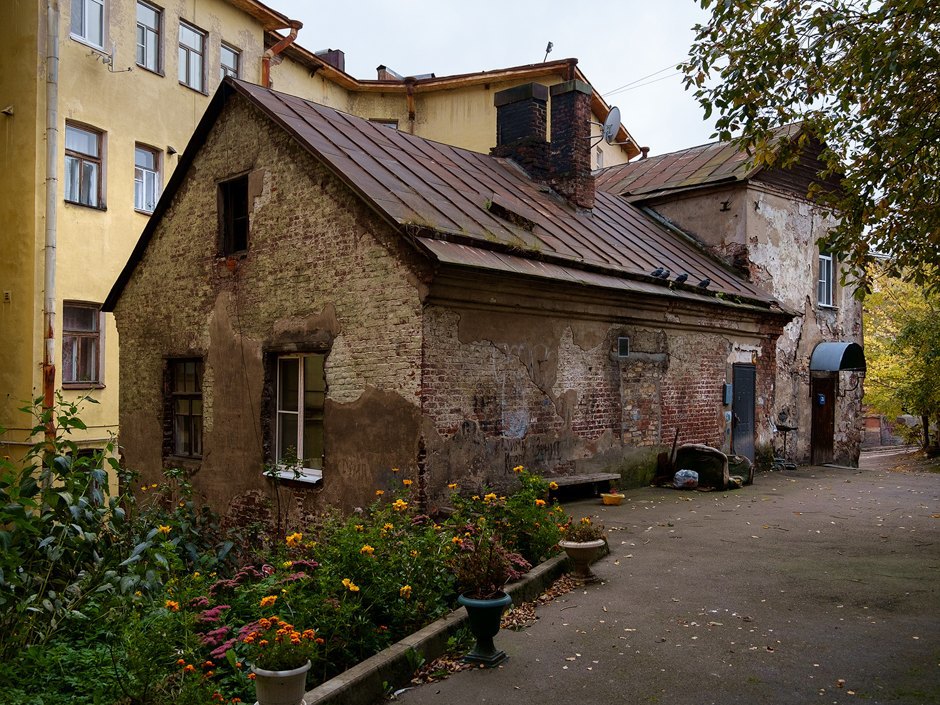7 фото самого старого жилого дома в России