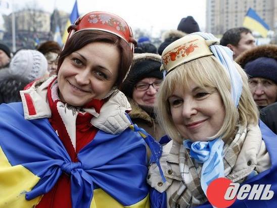 Кастрюли на голову - мозги в мусорное ведро. Два года знаковому перформансу Кастрюли на голову - мозги в мусорное ведро. Два года знаковому перформансу