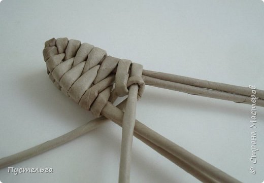 ПЛЕТЕНИЕ ИЗ ГАЗЕТ ЯЩЕРКИ