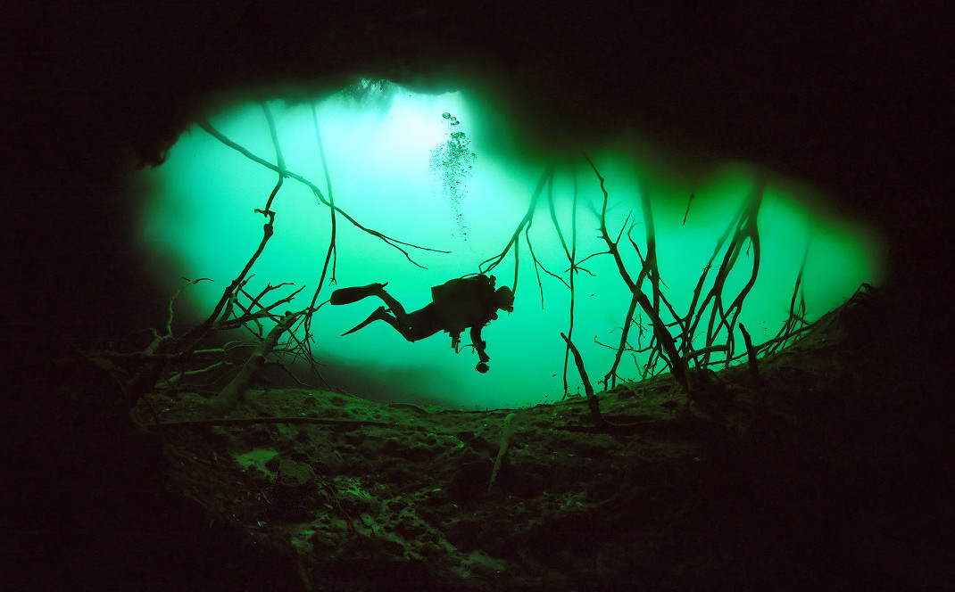 Фотограф из России обнаружил реку, текущую... под водой! мексика, подводная река, сенот