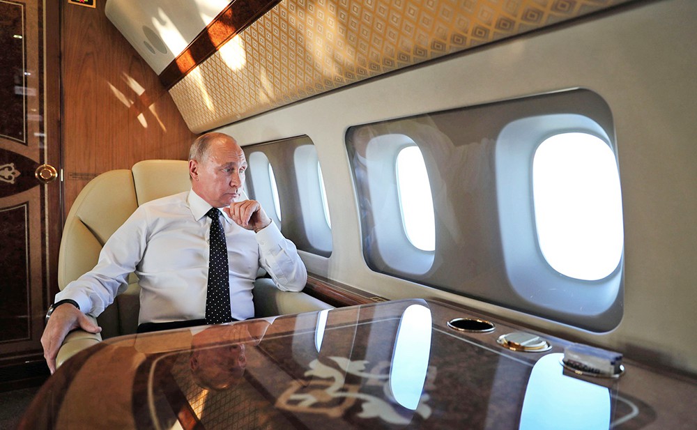 Песков раскрыл тайну занятий Путина во время перелетов