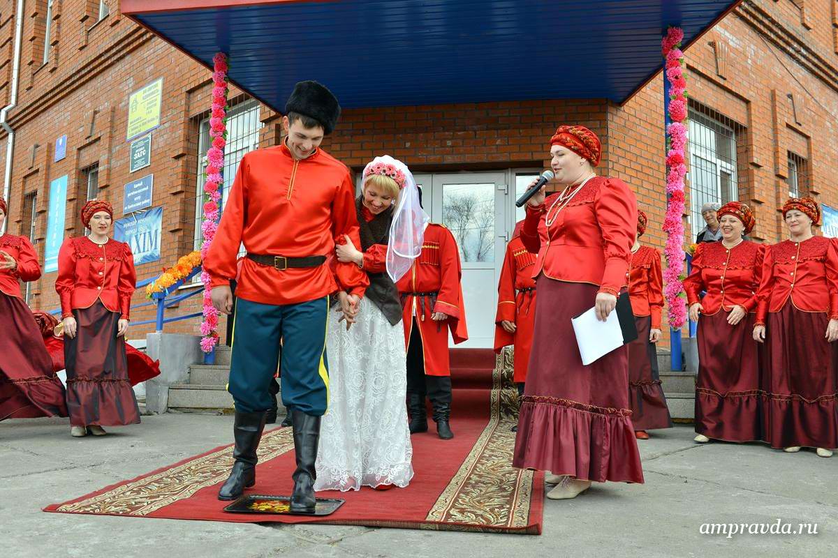 Свадьба в казачьем стиле в селе Тамбовка Амурской области (16)