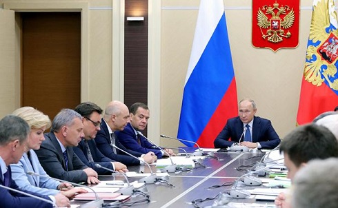 Медведев проверит, как трет шею России налоговое ярмо Медведев проверит, как трет шею России налоговое ярмо
