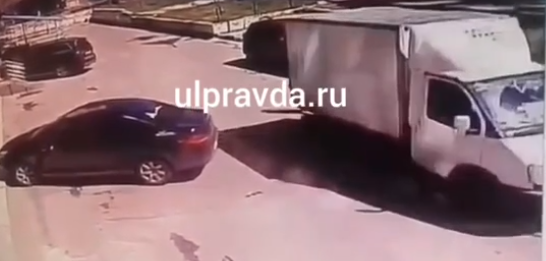 Видео: водитель грузовика сбил пенсионерку в Ульяновске