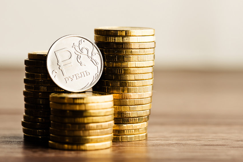 Рубль начнет дорожать не раньше ноября