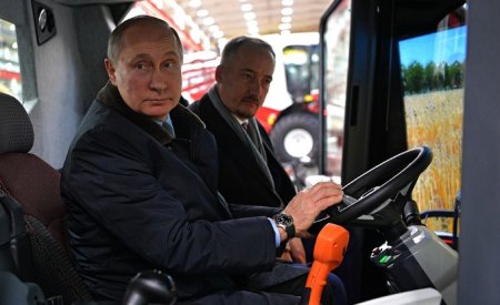 Владимир Путин обратил внимание на высокую стоимость бензина в России