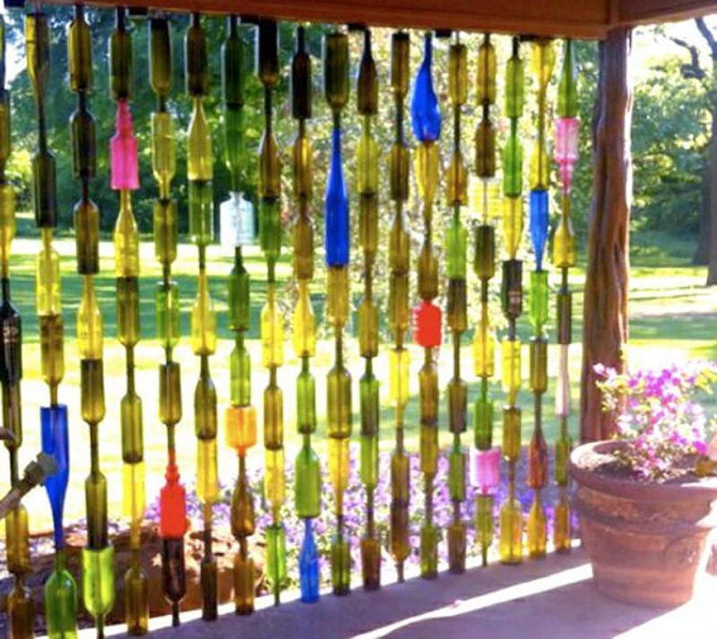 Декоративная стена в саду бутылка, искусство, необычное