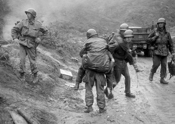 Корейская война на снимках военных фотографов (49 фото) Корейская война на снимках военных фотографов (49 фото)
