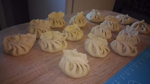 Фото к рецепту: Хинкали готовить не боюсь.Секреты вкусных бульонных штучек. Фото к рецепту: Хинкали готовить не боюсь.Секреты вкусных бульонных штучек.