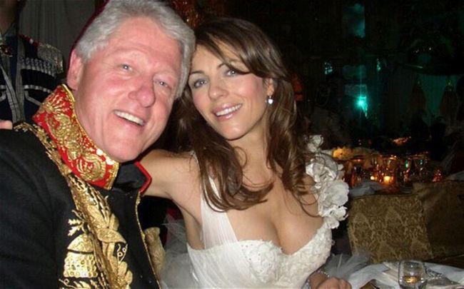 Билл Клинтон и Лиз Херли, президент США и актриса, 2005 25 звёздных автопортретов за сто лет
