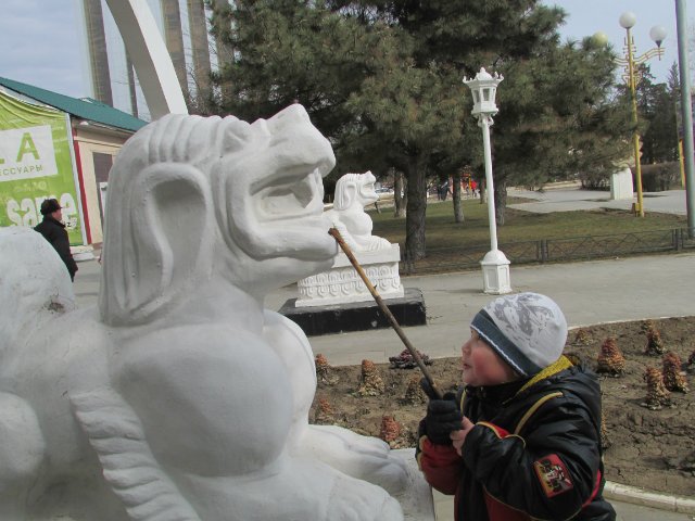 Мама, мы в Китае?! Прогулки по Элисте Мама, мы в Китае?! Прогулки по Элисте