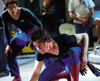Актер Эндою Гарфилд (Andrew Garfield) и его дублер-каскадер Уильям Спенсер (William Spencer) на съемочной площадке фильма «Новый Человек-паук» (2012). Актер Эндою Гарфилд (Andrew Garfield) и его дублер-каскадер Уильям Спенсер (William Spencer) на съемочной площадке фильма «Новый Человек-паук» (2012).